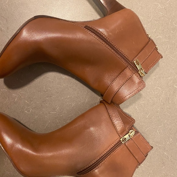 Tory Burch Logo Ankle boots, unboxed, great condition, size 11M - Picture 5 of 14
